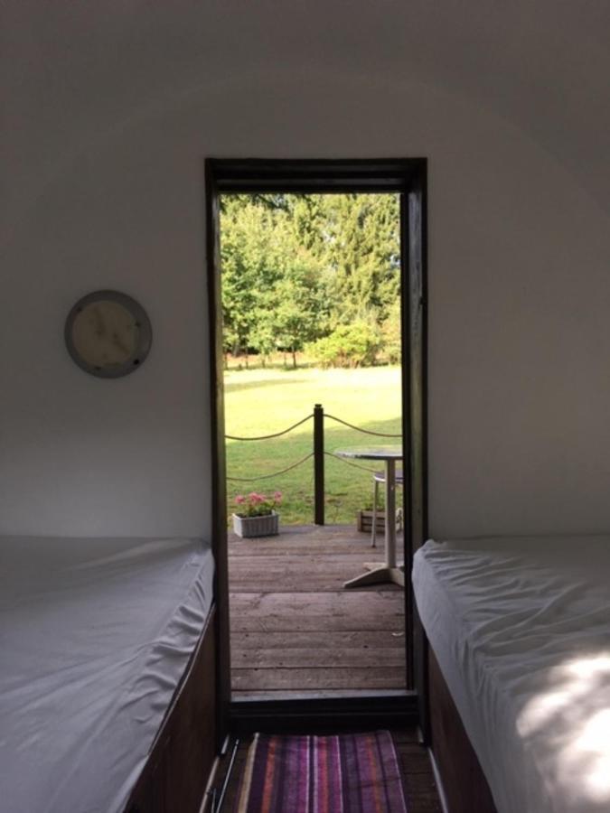 Charming 2-Bed Cabin In Domfront-En-Poiraie Perrou Zewnętrze zdjęcie